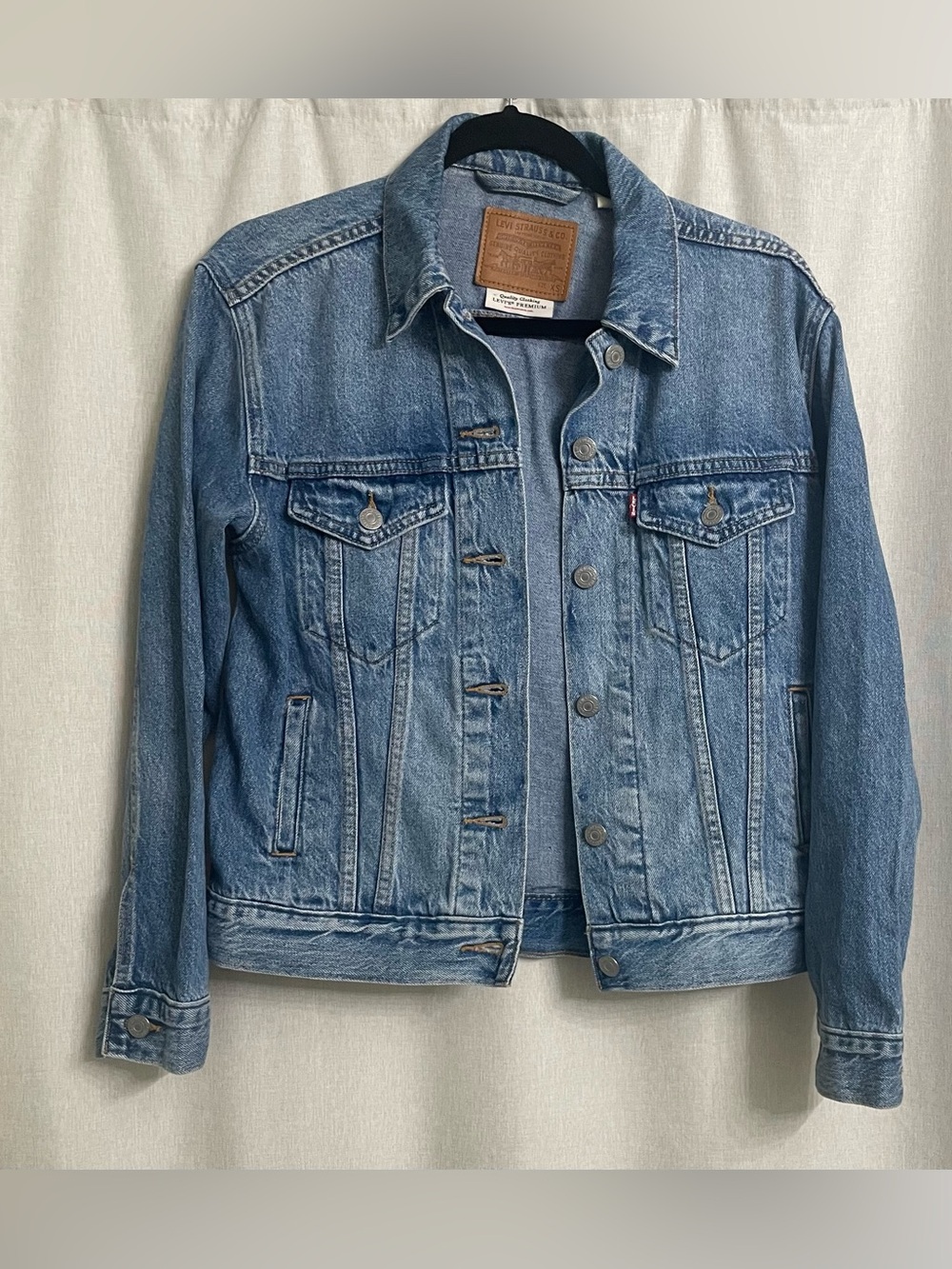 Levi's Premium Original Trucker Denim Jacket Medium Wash XS